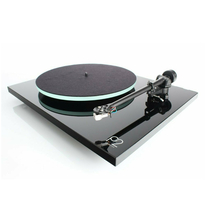 Rega Planar 2 Gloss Black