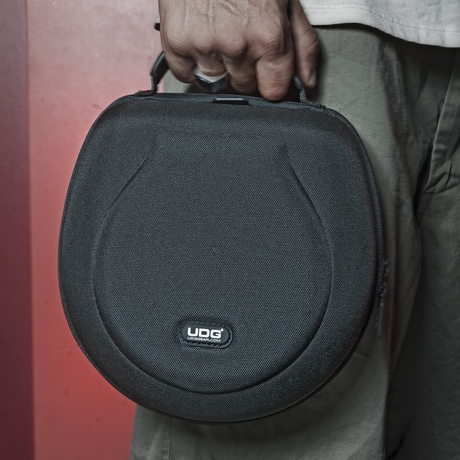 Udg U-8200BL