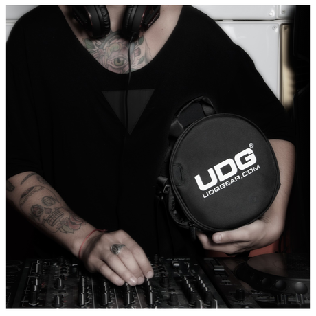 Udg U-9950BL